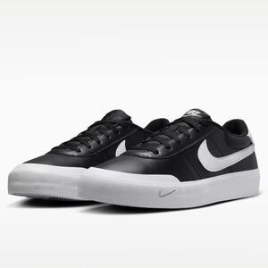 Nike Court Shot shoes! Men’s 13, Classy black and white colorway, NWT!
